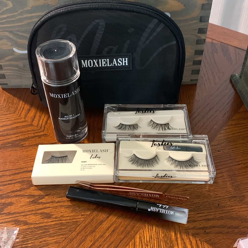LASHES!!!  See pictures for everything included!